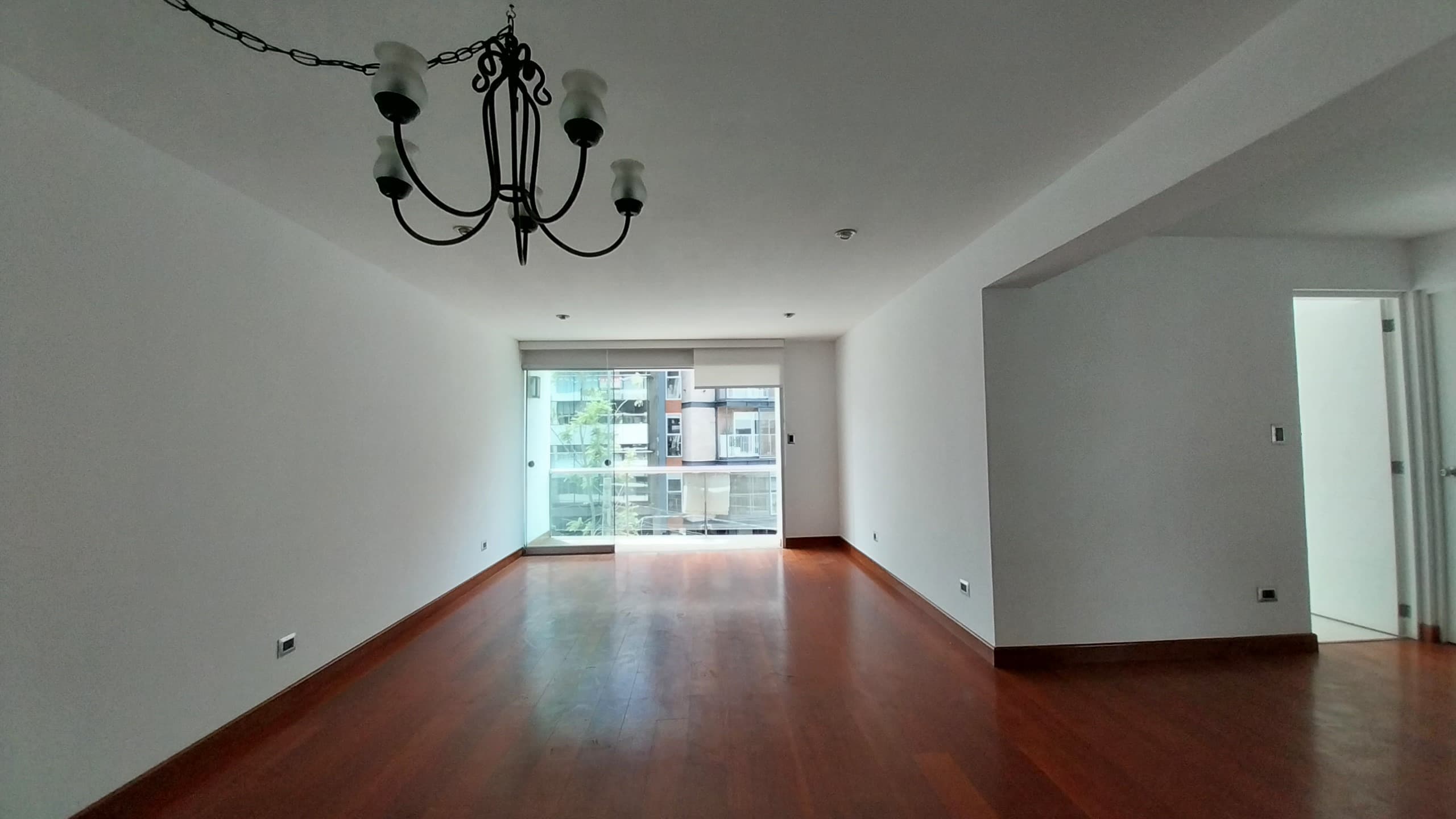 Alquiler de departamento de piso completo a pasos del Parque Melitón Porras